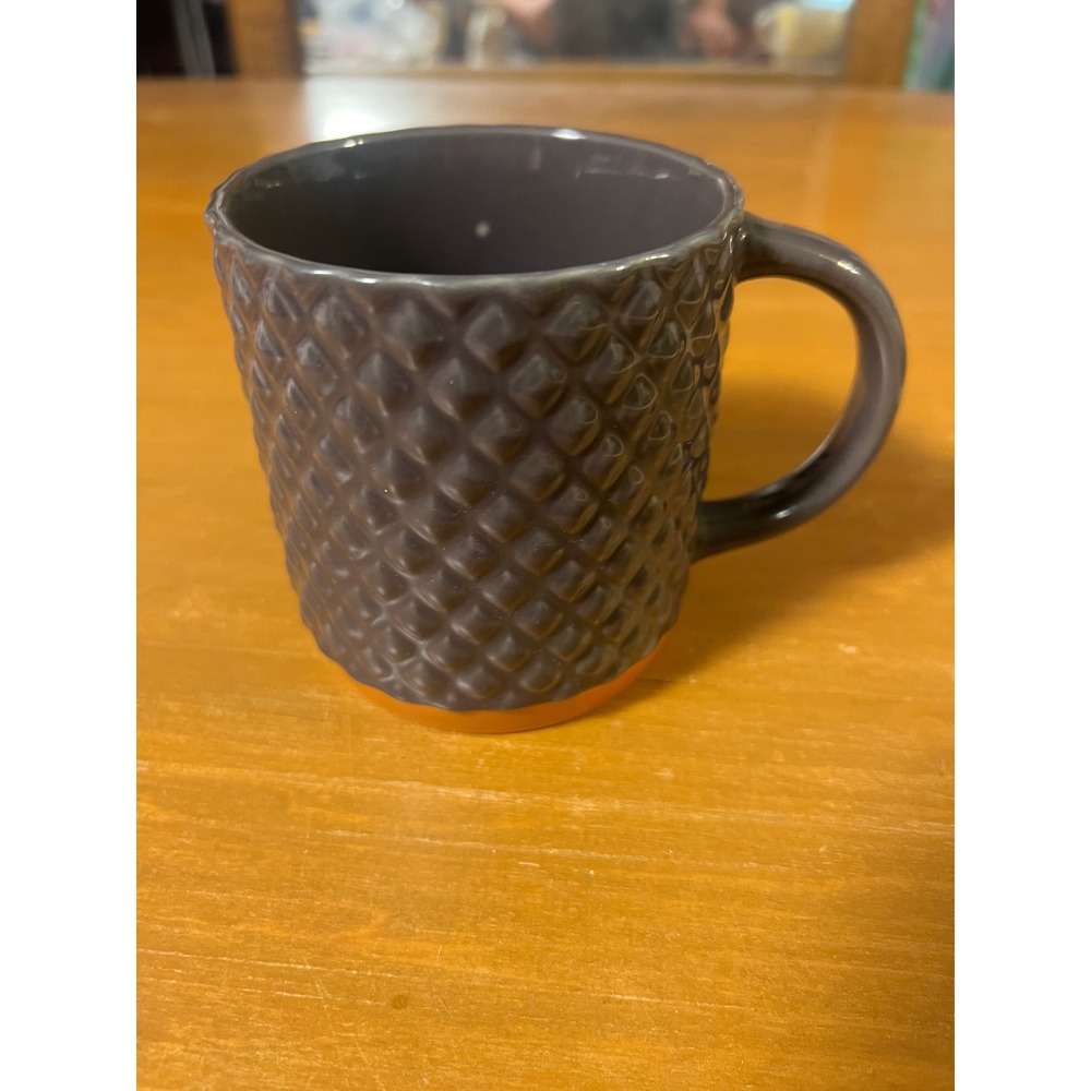 Textured Grey Diamond Quilted Ceramic‎ Coffee Mug Terracotta Base Scalloped Rim